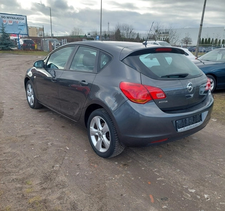 Opel Astra cena 28900 przebieg: 177000, rok produkcji 2012 z Legnica małe 56